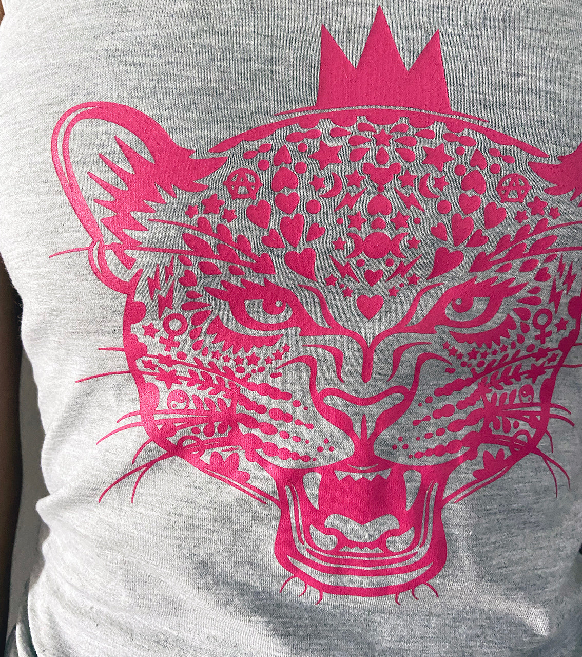 Bright pink leopard queen print on grey